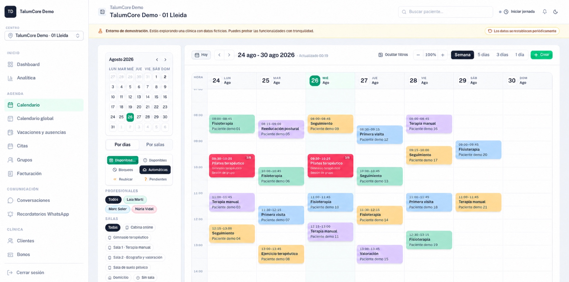 Agenda de TalumCore en español, con citas y datos ficticios organizados por días